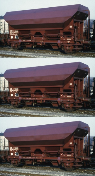 Set of 3 hopper cars<br /><a href='images/pictures/Roco/Roco-76172.jpg' target='_blank'>Full size image</a>